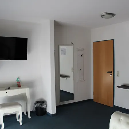 Szálloda Zum Goldenen Wagen 3*