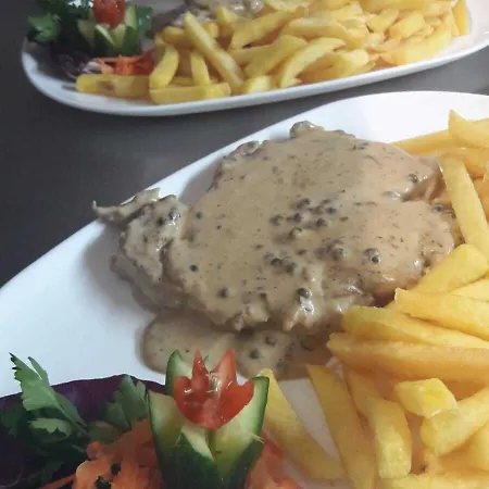 ホテル Zum Goldenen Wagen 3*