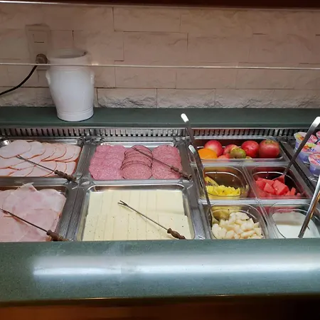 Szálloda Zum Goldenen Wagen