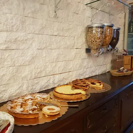 Szálloda Zum Goldenen Wagen