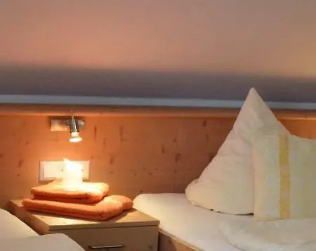 ホテル Zum Goldenen Wagen 3*